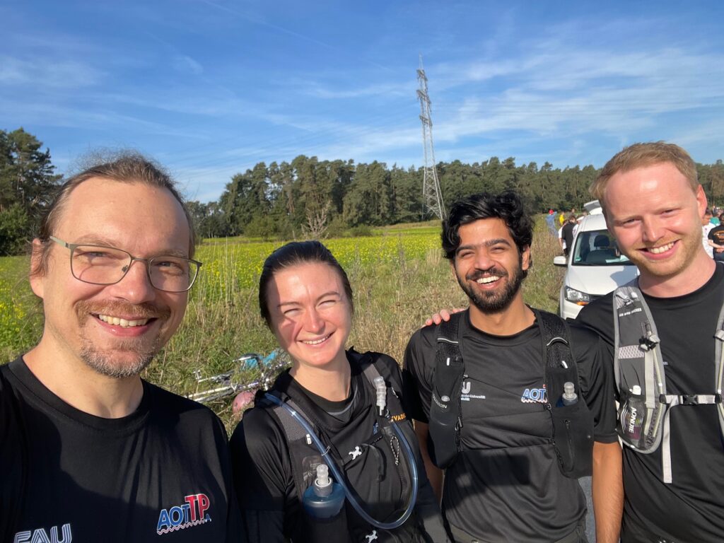 photo showing Michael Rausch, Frances Lenahan, Saad Idrees and Julius Kühl before the Karpfenweiherlauf 2024