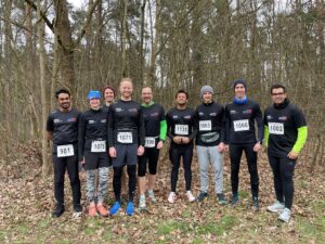 Photo showing the AOT-TP team before the Winterwaldlauf 2025 in Erlangen